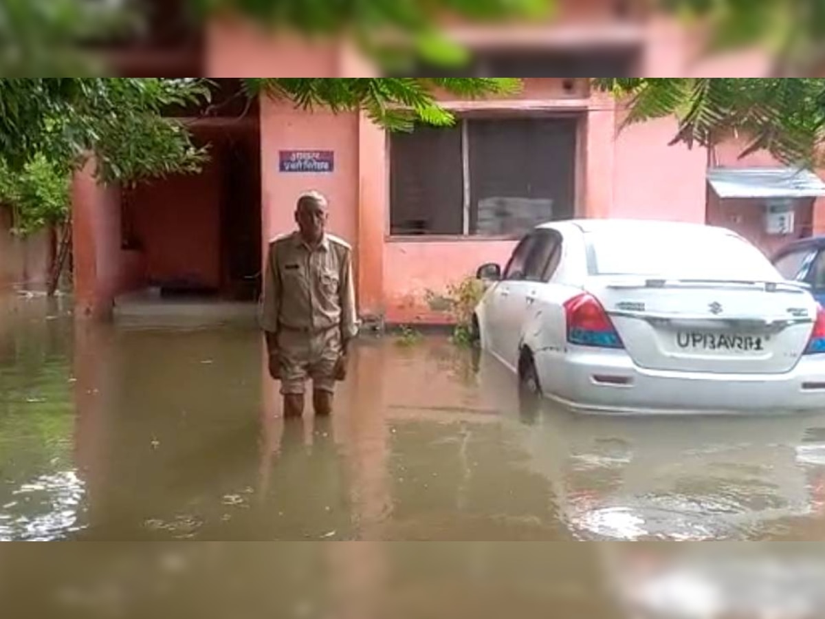 UP-Uttarakhand Rain Alert :उत्तर प्रदेश के 24 जिलों में कल भारी बारिश का अलर्ट, आगरा-नोएडा समेत 15 से ज्यादा जिलों में स्कूल-कॉलेज बंद