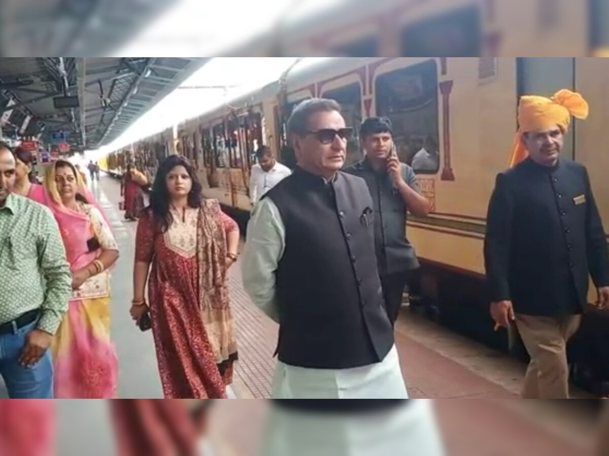 Chittorgarh: 52 यात्रियों को लेकर फेम टूर पर निकली लग्जरी ट्रेन पैलेस ऑन व्हील्स