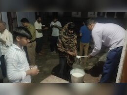 Bansur: शरद पूर्णिमा पर ठाकुर जी महाराज मंदिर में लगाया गया 101 किलो खीर का लंगर