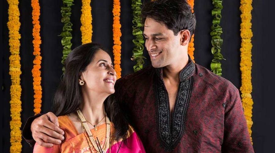 Karwa Chauth 2022 Gift Ideas: करवा चौथ पर अपनी पत्नी को दें खास सरप्राइज, चुनें ये गिफ्ट्स
