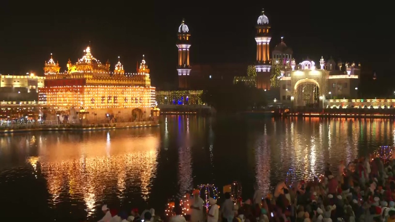 Prakash Purav of Shri Guru Ram Das Ji celebrate in punjab see amritsar golden temple image mkph