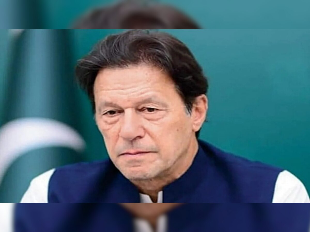 Pakistan News: कम नहीं हो रहीं इमरान खान की मुश्किलें, अब इस मामले में दर्ज हुई FIR 