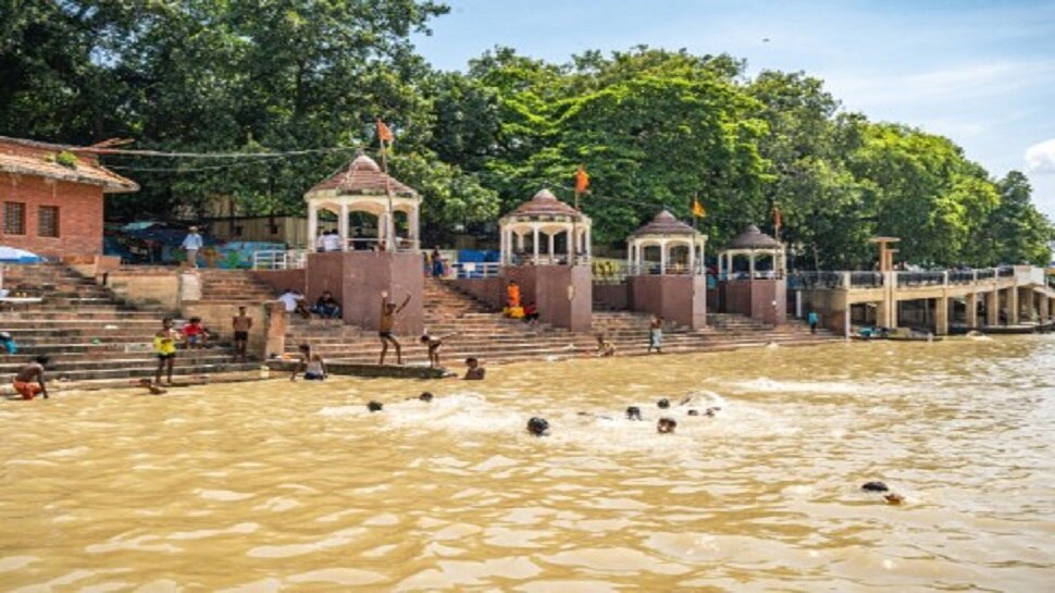 Chhath Puja 2022: पटना के गंगा घाटों पर बढ़ा पानी, छठ की तैयारियों को लेकर संशय में प्रशासन