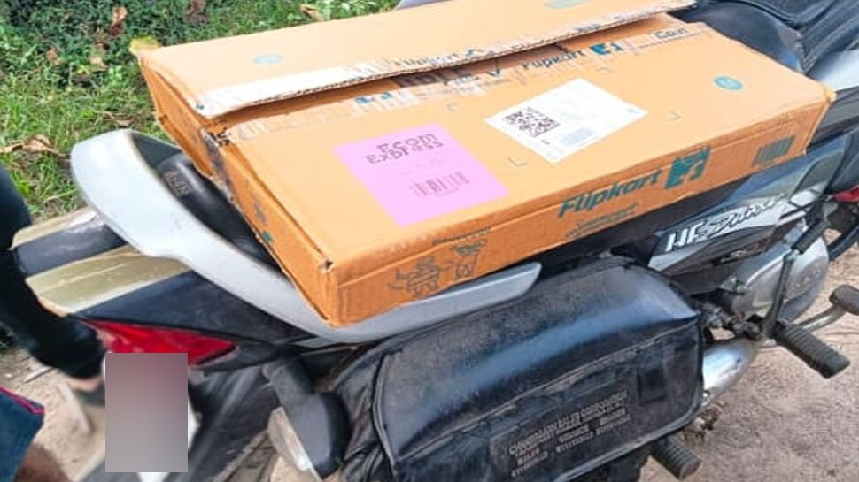 man ordered laptop from flipkart and get books Flipkart से महंगा