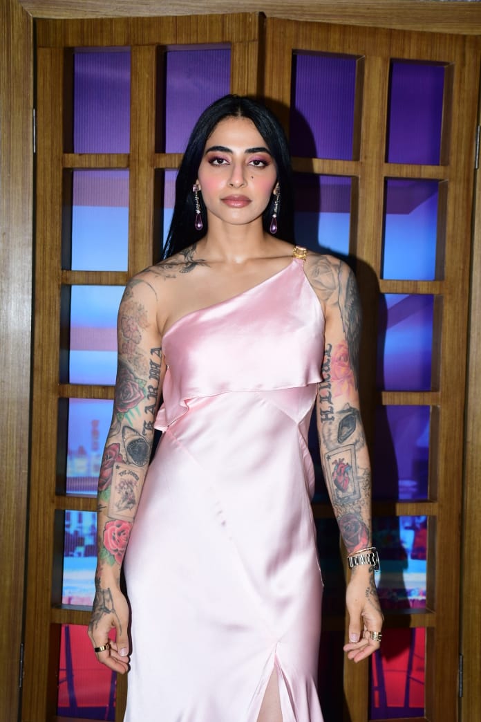 9 pics of Bigg Boss 10 contestant VJ Bani's super BOLD shoot that will blow  your mind!