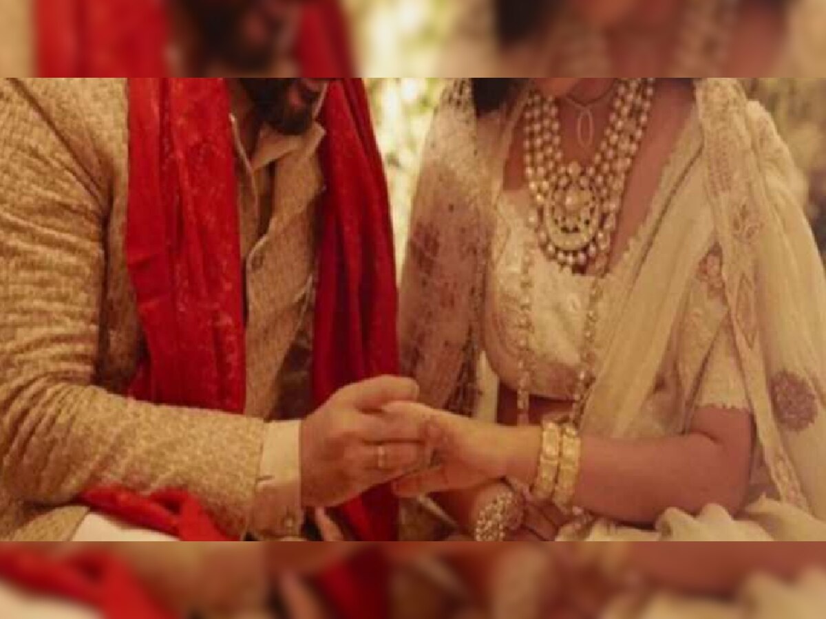 Karwa Chauth 2022 Upay: वैवाहिक जीवन को लेकर हैं परेशान, करवा चौथ के दिन करें ये चमत्कारी उपाय