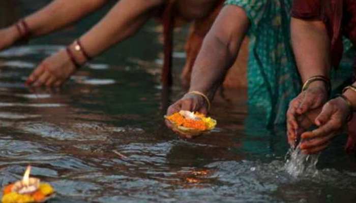 Kartik Purnima 2022: कार्तिक मास में ग्रहों के अनुसार करें दान, कुंडली में अल्पायु योग होगा समाप्त