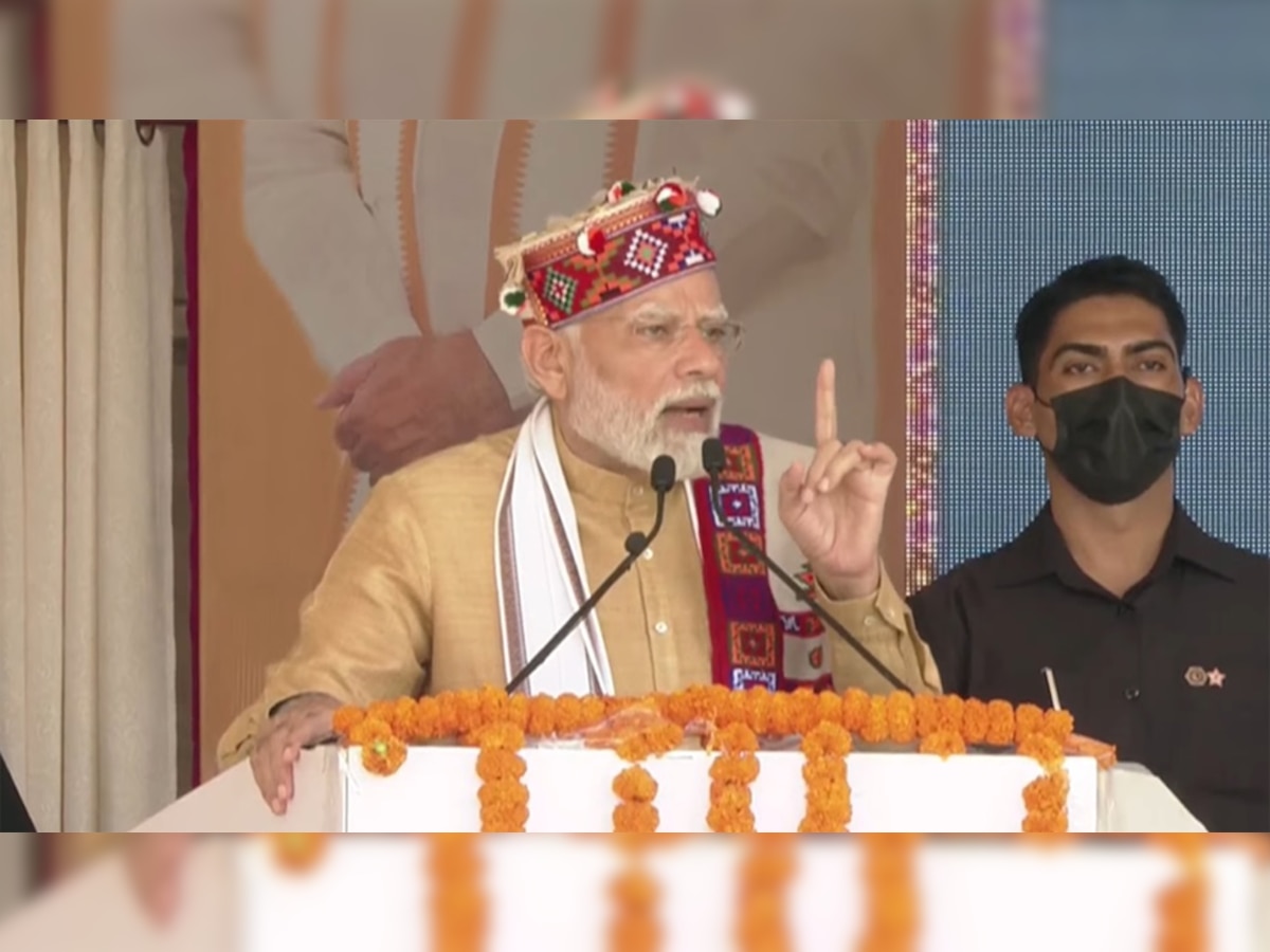 PM Modi in Chamba: 'पहाड़ का पानी और पहाड़ की जवानी नहीं आती काम..' हमने इसे बदला- PM मोदी