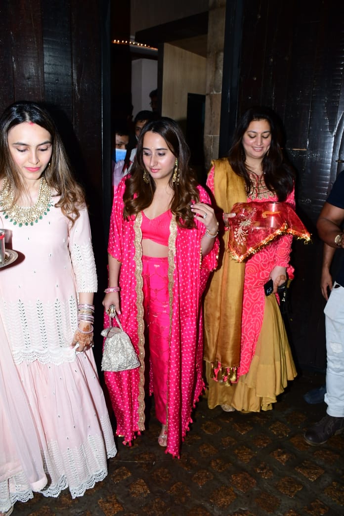 Bollywood Celebrities Reached Sunita Kapoor House For Karwa Chauth 2022 ...