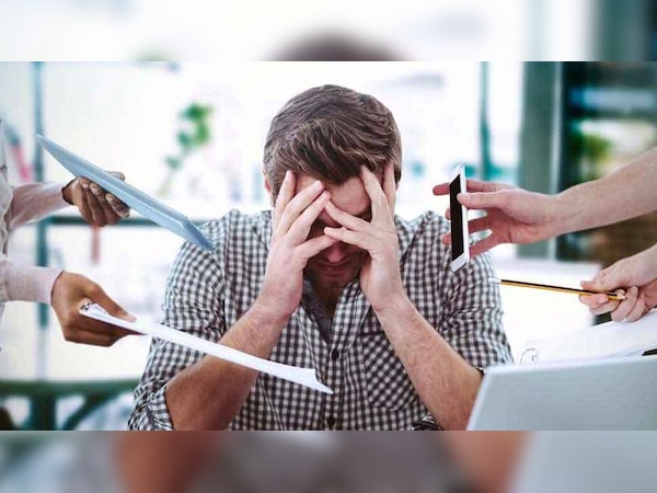 Work Stress: ‘काम का तनाव’ दुनिया का कर रहा है बड़ा नुकसान, WHO ने दी चौंकाने वाली जानकारी