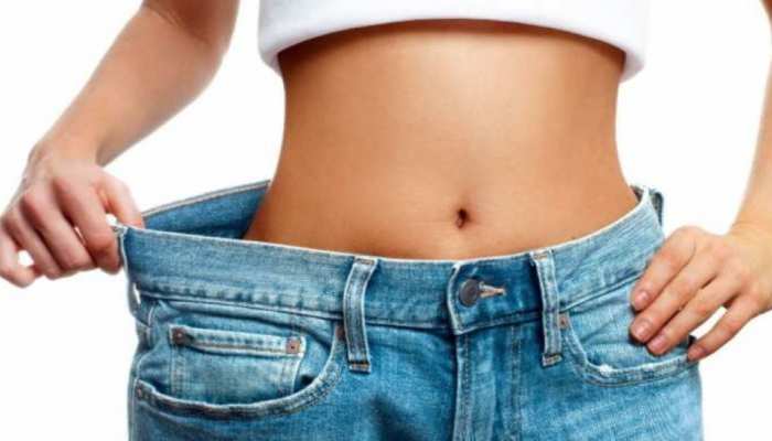 Weight Loss Tips: भारतीय रसोई के इन मसालों से घट सकता है वजन, जादुई ड्रिंक से मोटापा करें कम