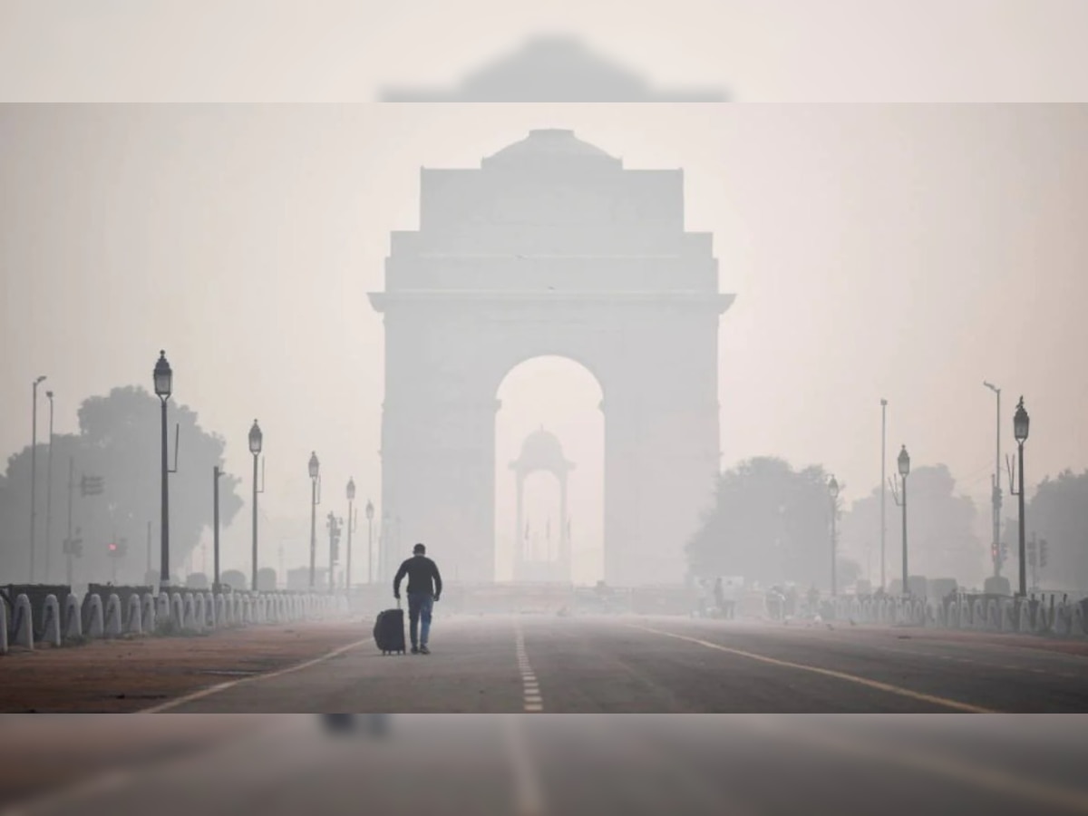 Delhi Pollution: दिवाली से पहले जहरीली हुई दिल्ली की आबोहवा, AQI पहुंचा 400 के पार 