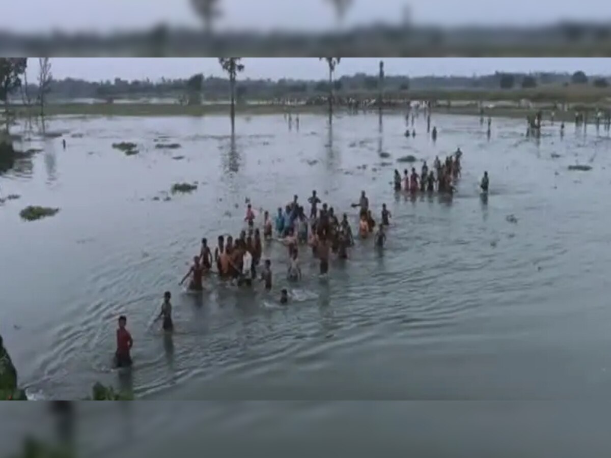 बिहार: बाढ़ का कहर! कटिहार में नाव डूबने से 7 लोगों की मौत