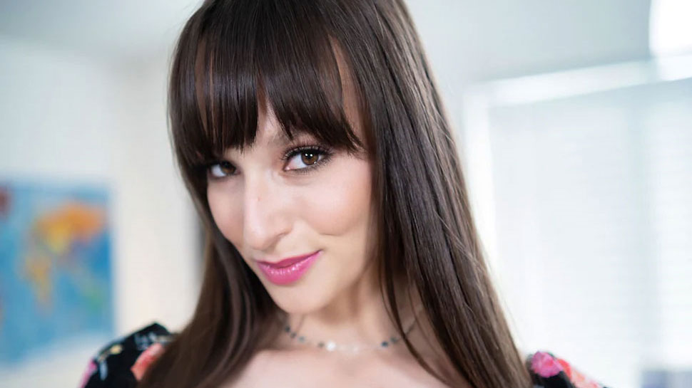 Woman Left Teaching To Pursue Career In Porn Sexy Lexi Luna Become