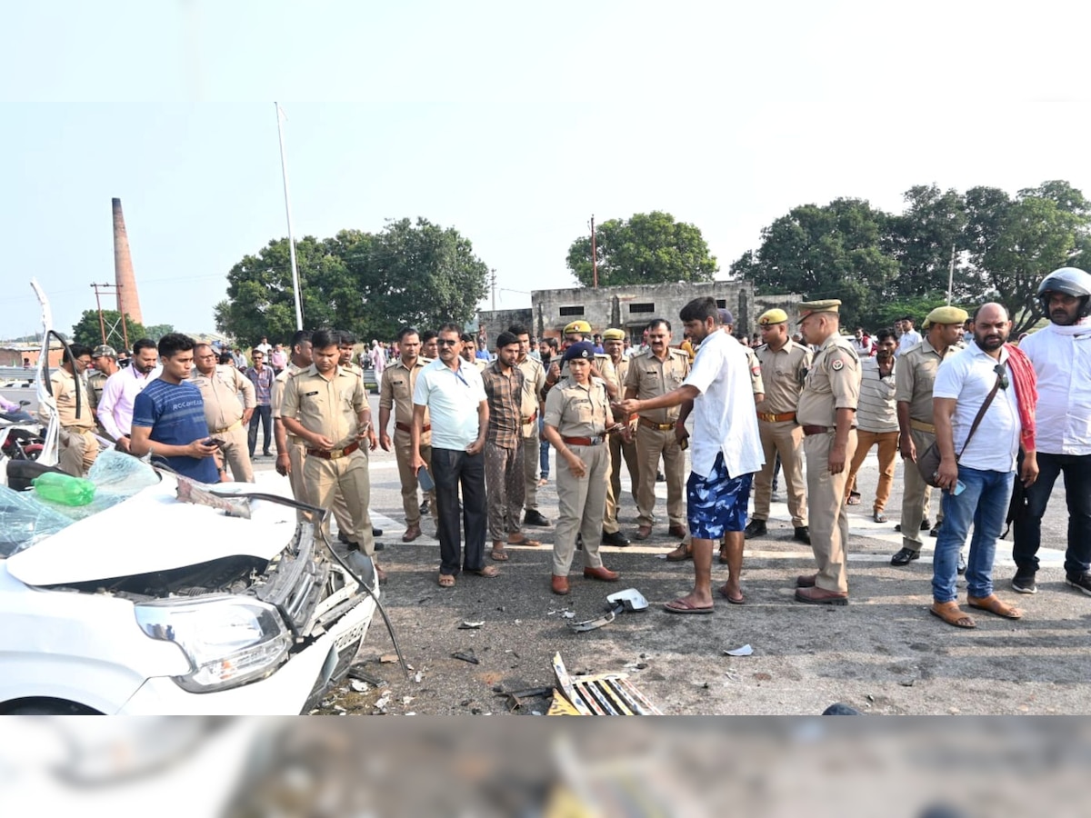 Auraiya: तेज रफ्तार गाड़ी डाक पार्सल गाड़ी में घुसी, 3 की मौत, 3 घायल, CM योगी ने ट्वीट कर जताया शोक 