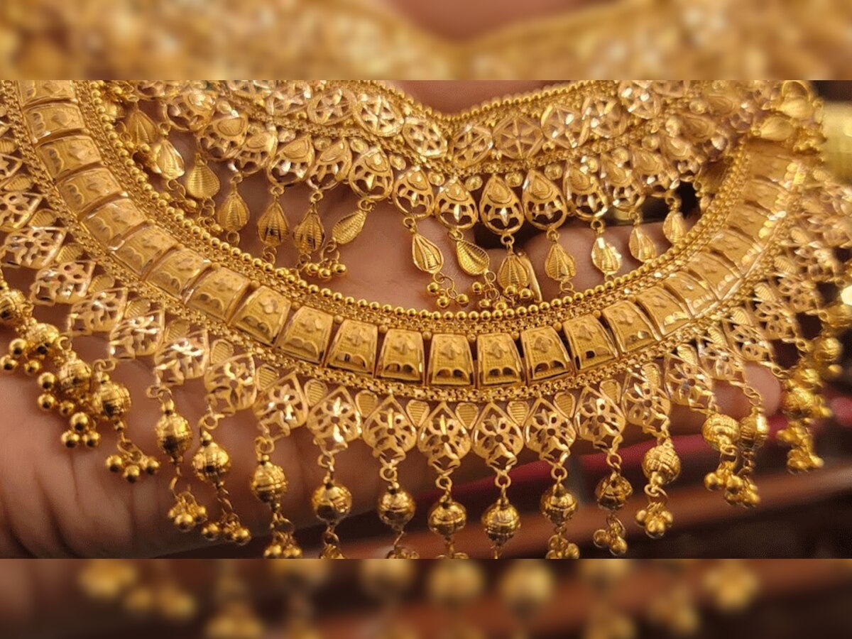 Diwali Gold Shopping: दिवाली पर किस राशि के जातकों को कब और कितने तोला सोना खरीदना चाहिए?