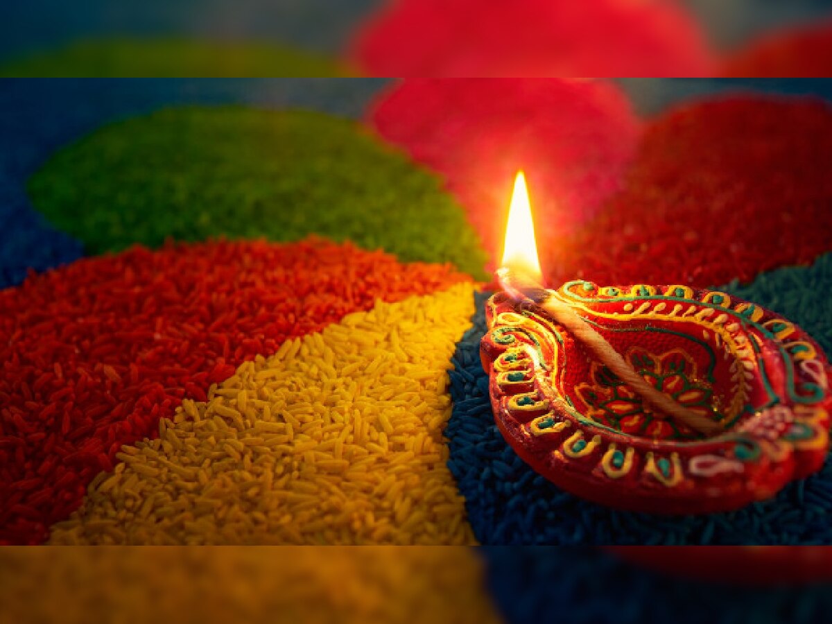 Diwali: आज है धनतेरस, अपने दोस्तों और फैमली को Whatsapp करें ये मैसेज