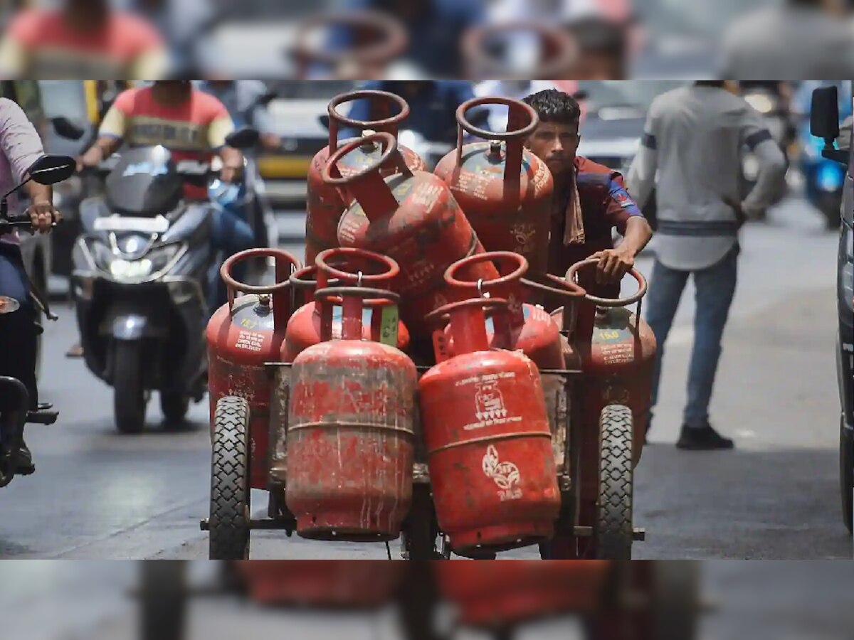 Free LPG Cylinders: ପ୍ରତିବର୍ଷ ମାଗଣାରେ ମିଳିବ ୨ଟି LPG ସିଲିଣ୍ଡର, ସରକାର କଲେ ବଡ଼ ଘୋଷଣା; CNG-PNG ମଧ୍ୟ ହେଲା ଶସ୍ତା