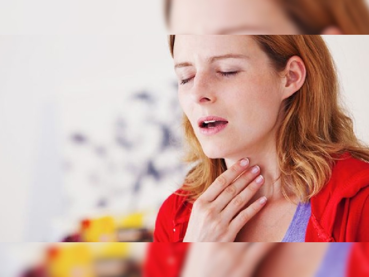 Throat Pain: ठंडियों में गले का दर्द कर देता है परेशान, तो अपनाएं ये घरेलू उपाय