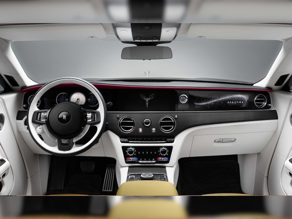 Rolls-Royce Spectre: दुनिया की सबसे लग्जरी इलेक्ट्रिक कार, तस्वीरें देख हो जाओगे फैन, 520KM की रेंज
