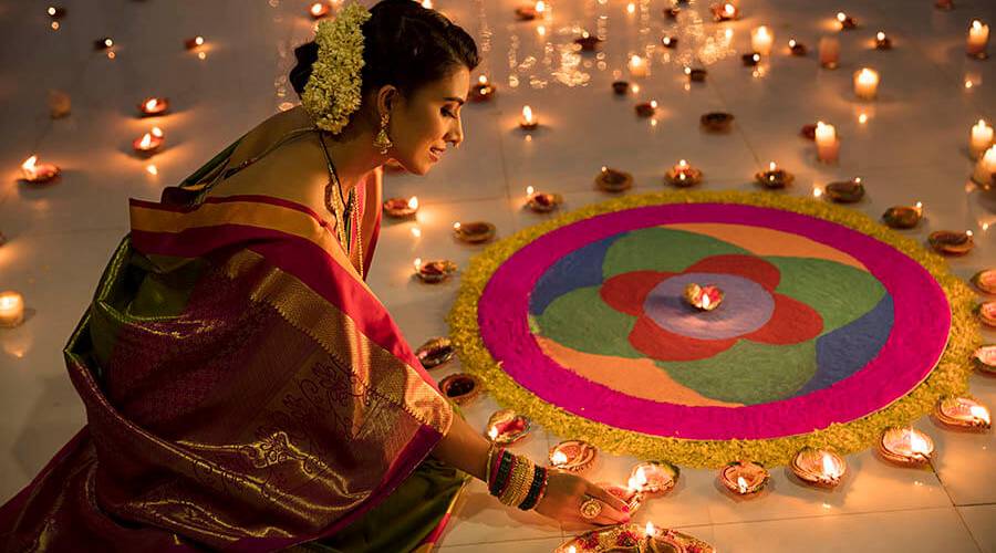  Diwali Rangoli Designs: इस दिवाली घर बनाएं और खूबसूरत, इन रंगोली डिजाइन्स के साथ करें मां लक्ष्मी का स्वागत