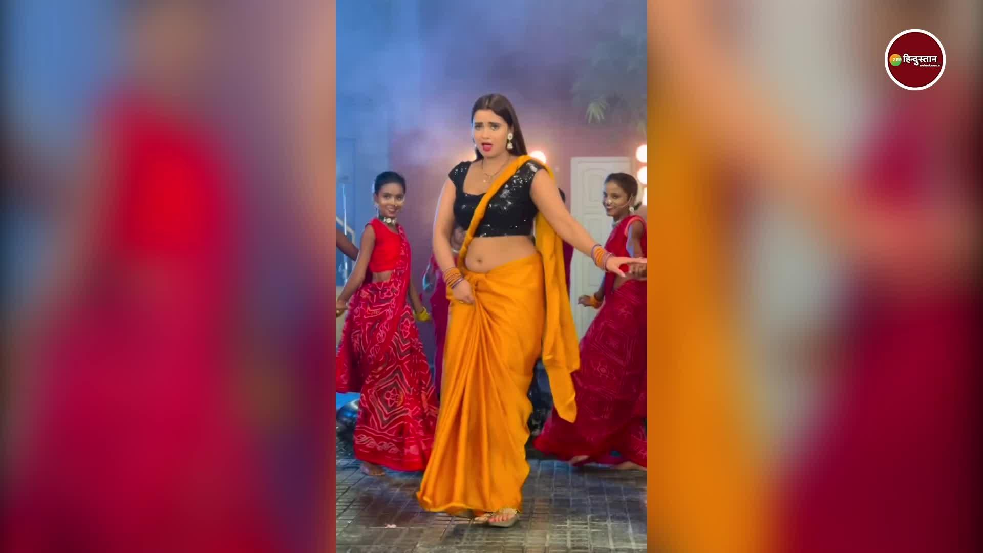 black blouse and yellow sari Neelam dance went viral waist set the ...