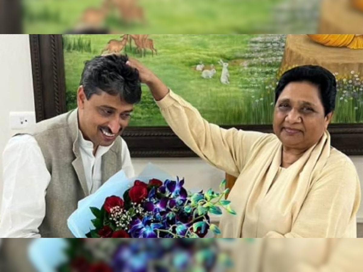 UP Politics: Mayawati ने मुस्लिम वोट के लिए चला बड़ा दांव, Akhilesh Yadav को दिया झटका