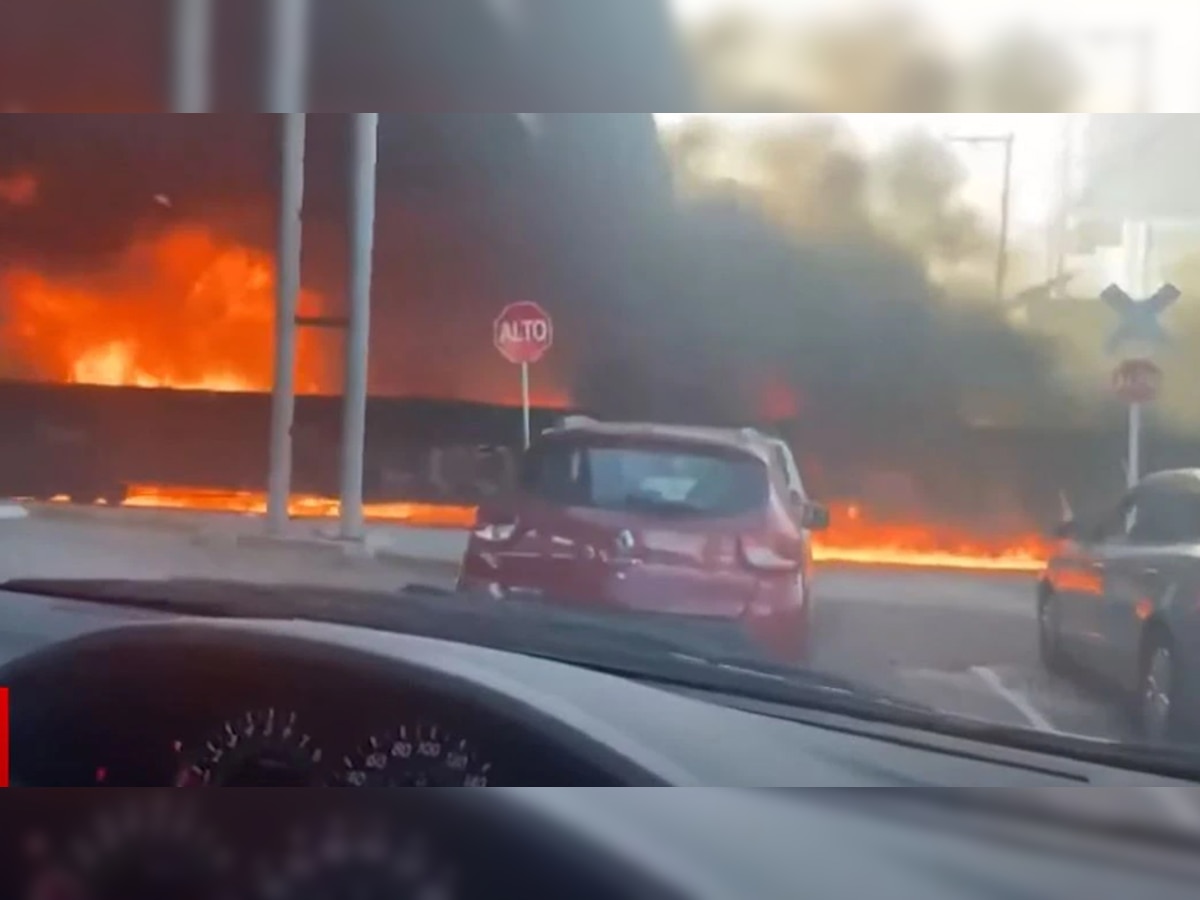 मैक्सिको में ट्रेन हादसा! तेल टैंकर से टकराई ट्रेन, कई घरों में लगी आग