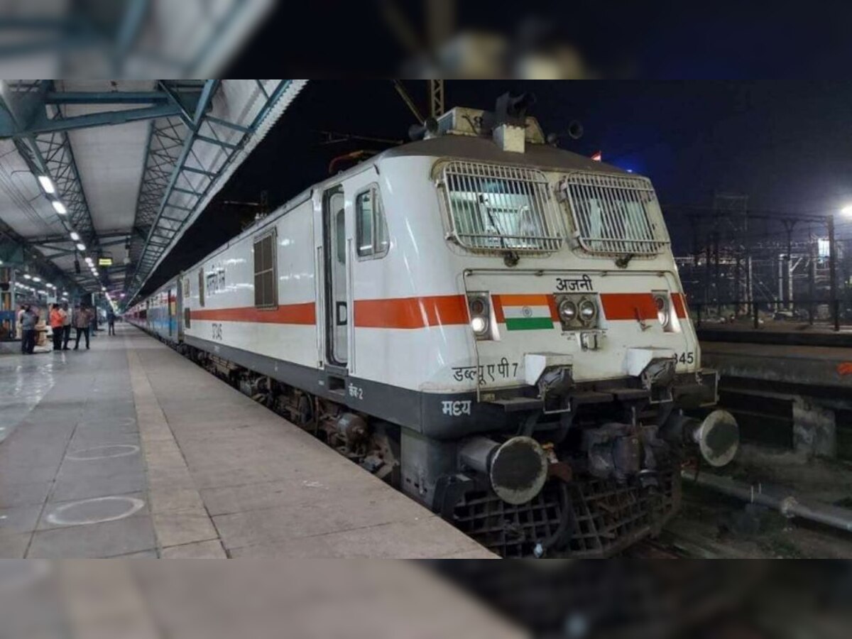 Indian Railways: रेल मंत्रालय ने ट्रेन यात्रियों को दी सलाह, त्योहार में सफर करने से पहले जान लें ये नियम