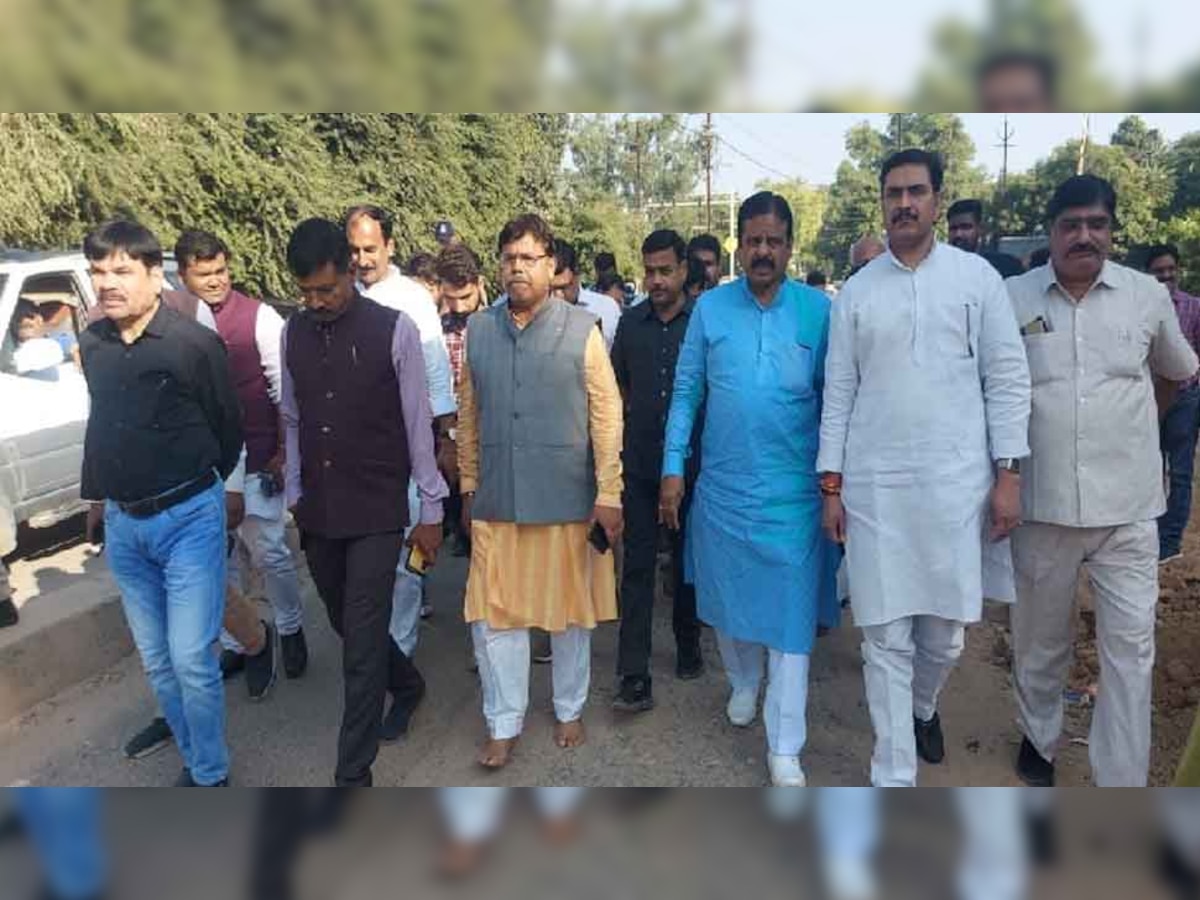 सिंधिया समर्थक मंत्री ने त्यागे जूते-चप्पल, एमपी में गरमाई राजनीति