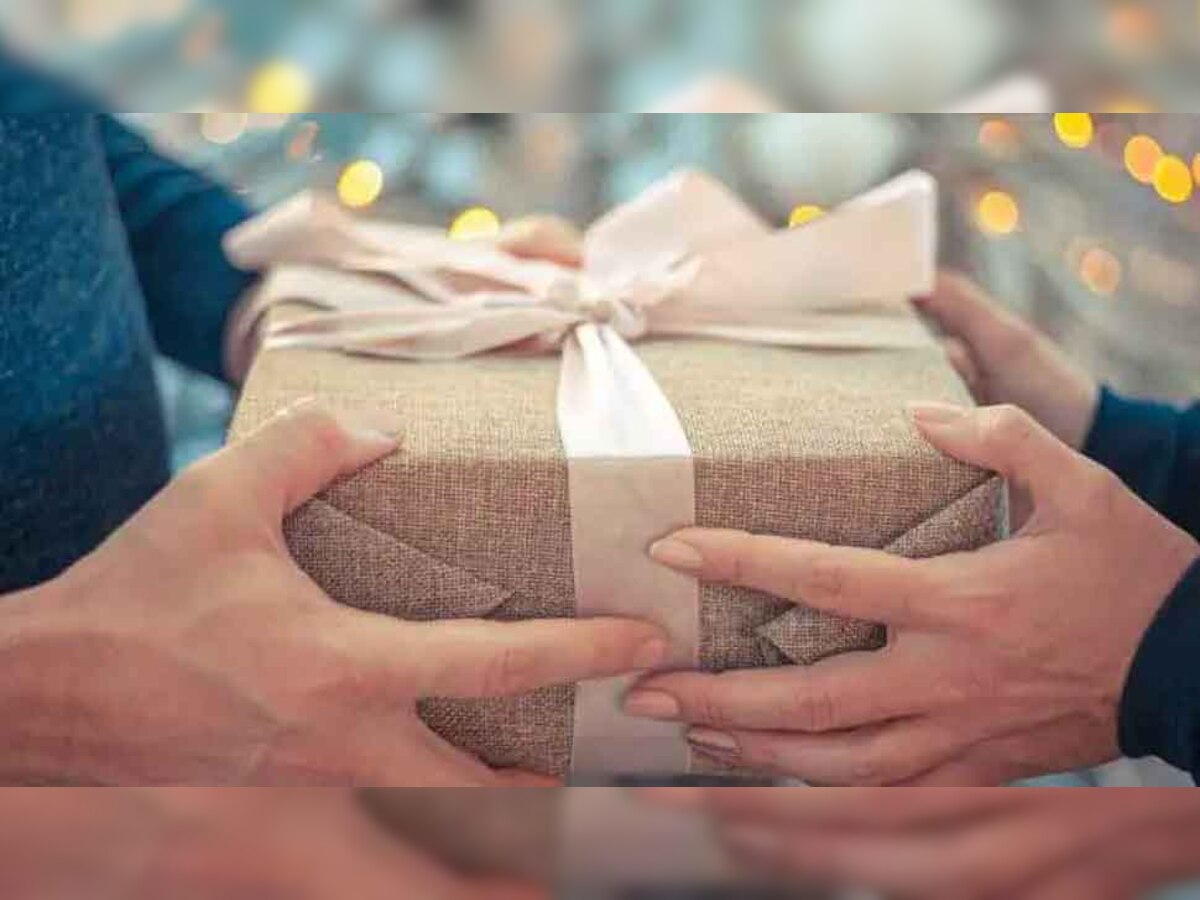 Company's Gift To Employees: कंपनी हो तो ऐसी! अपने हर कर्मचारी को दिया 56 हजार का बोनस
