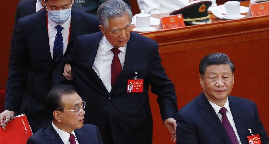 चीन में पूर्व राष्ट्रपति हू जिन्ताओ की बेइज्जती, जिनपिंग के सामने जबरन बैठक से किया गया बाहर