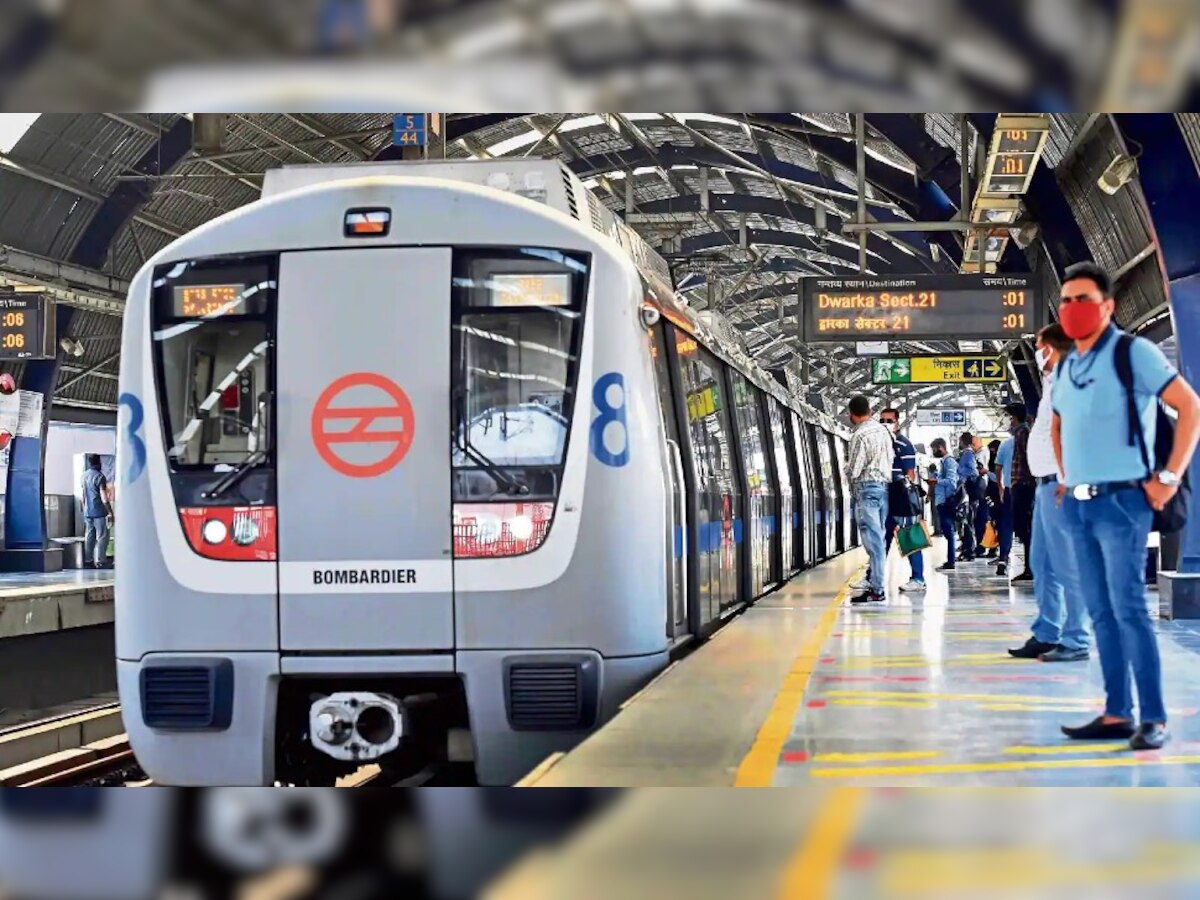 लोगों ने पूछा क्या मेट्रो में ले जा सकते हैं पटाखे, DMRC ने दिया पंजाबी गाने से जवाब