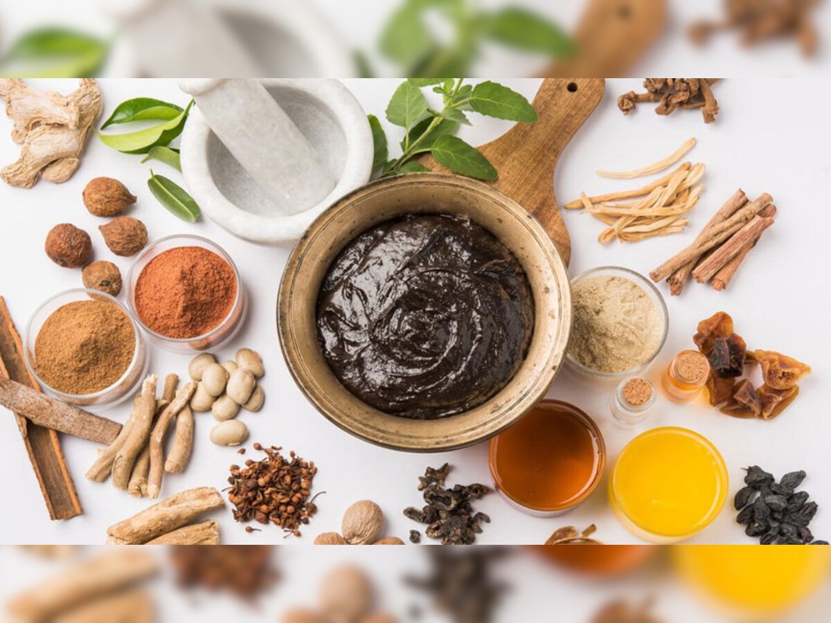 Cough and Cold Home Remedies Honey Ginger Turmeric Milk Chyawanprash Steam Gargle Clove Basil