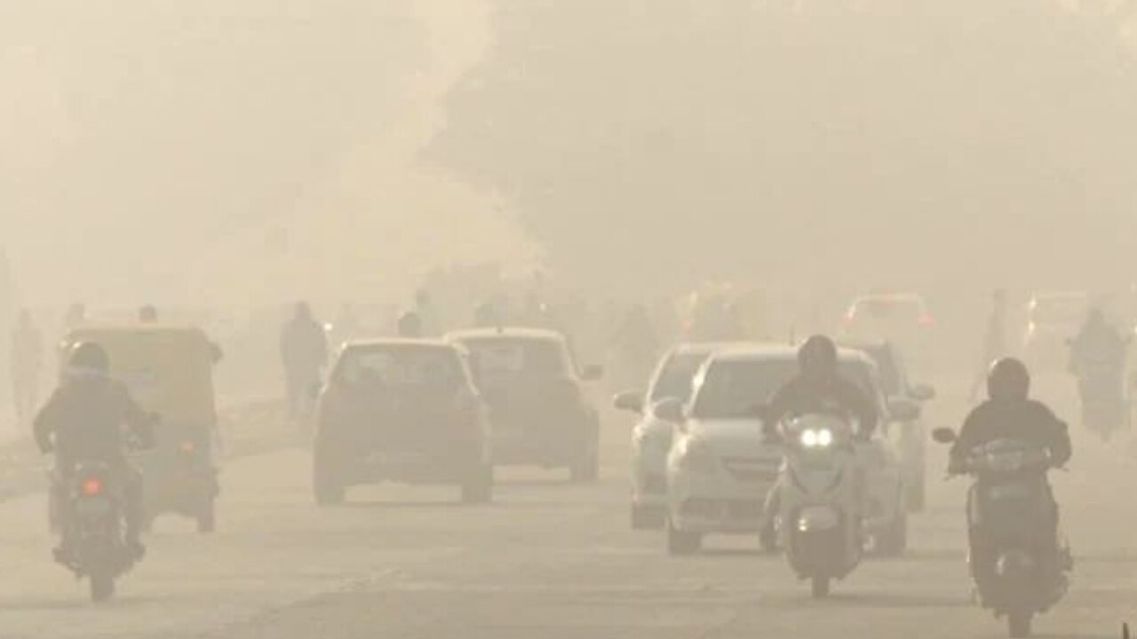 Weather Update: दिल्ली में प्रदूषण से दशा खराब, दिवाली पर यहां हो सकती है बारिश