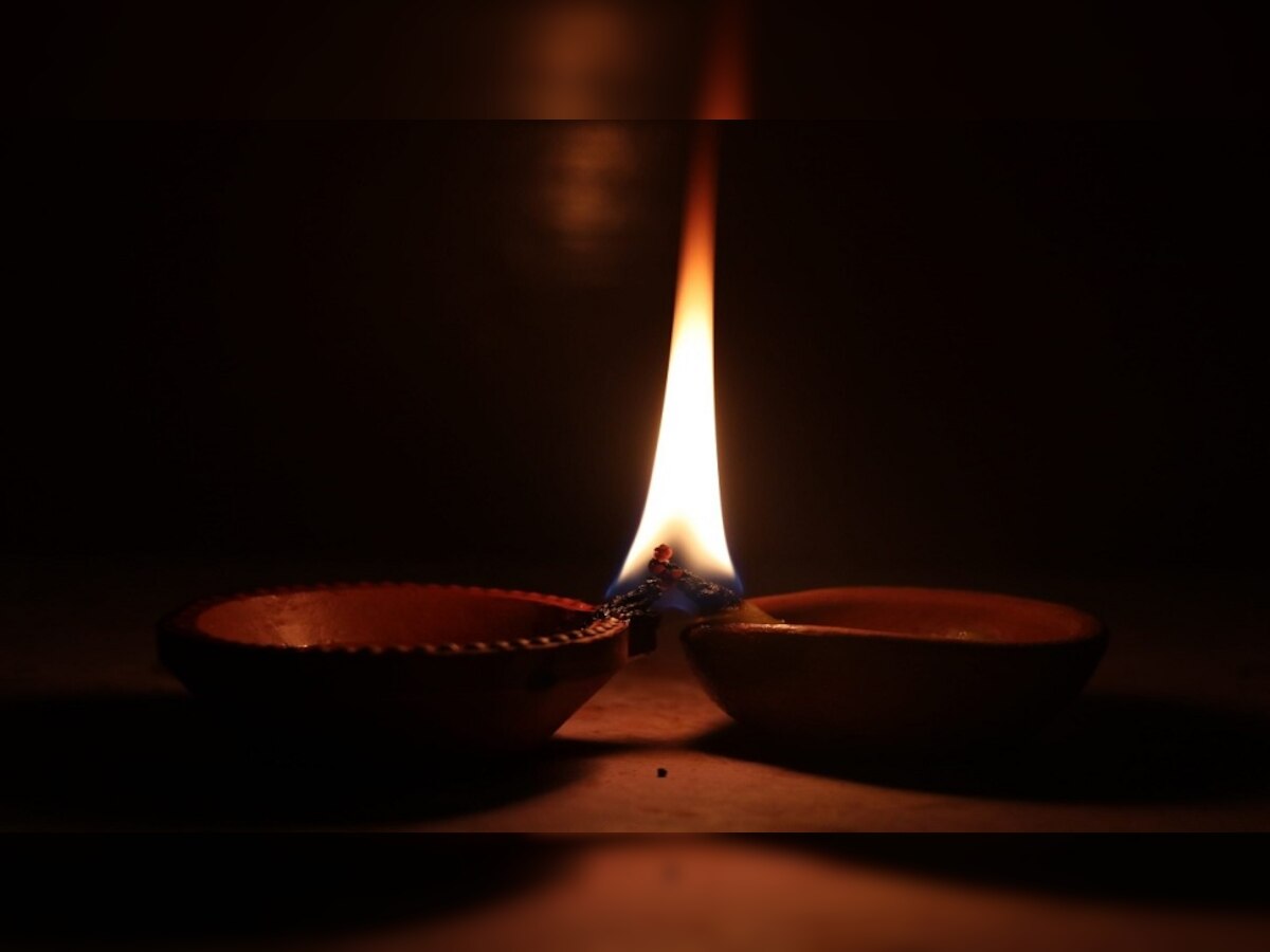 Diwali 2022 Totke: दिवाली पर करें ये टोटके, बदल जाएगी आपकी किस्मत, होगी धन की बरसा 