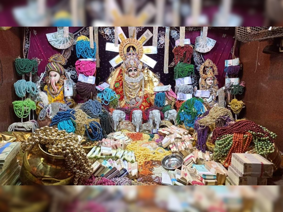 Diwali 2022: ये है मां लक्ष्मी का सबसे विशेष मंदिर, दिवाली पर भक्तों को प्रसाद में मिलते हैं नोट और सोना चांदी