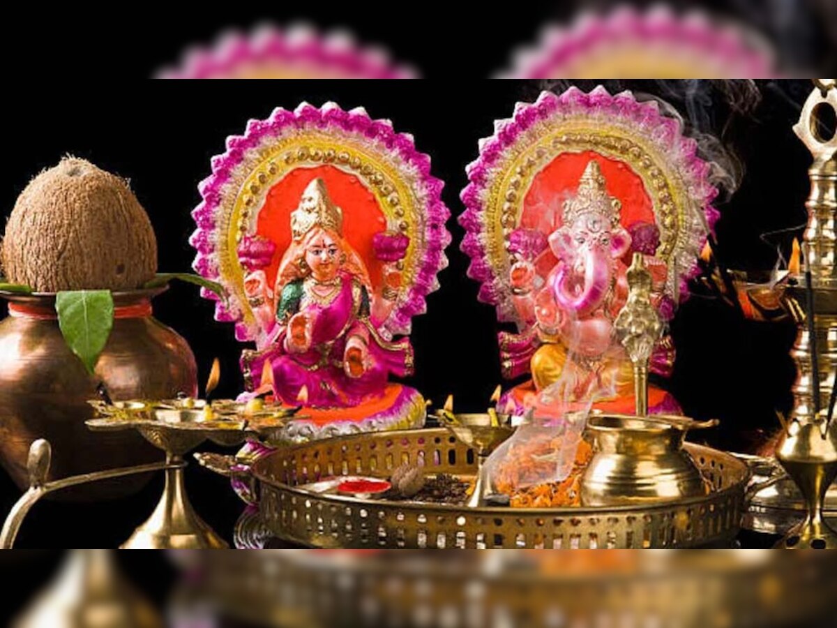 Diwali Puja Tips: इन चीजों के बिना अधूरी है मां लक्ष्मी की पूजा! इस बात का जरूर रखें ध्यान