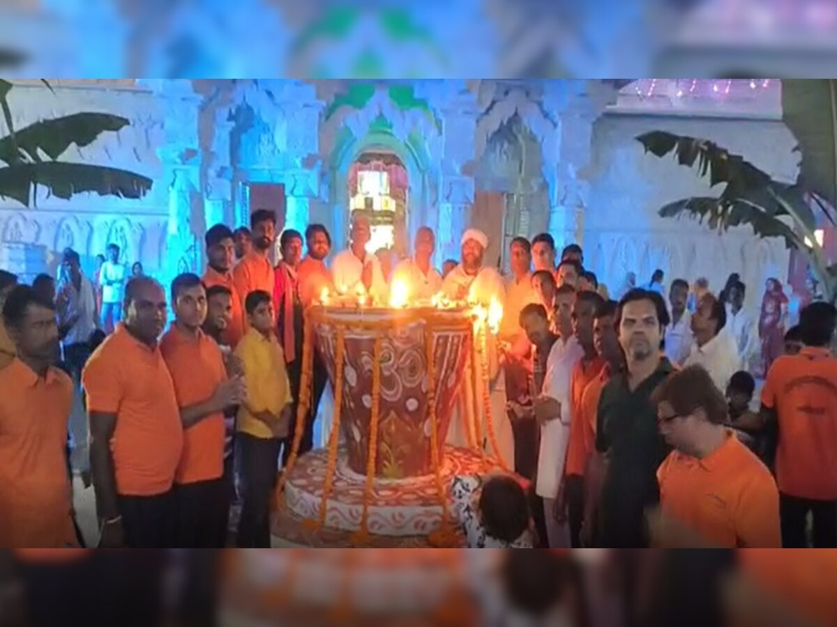 कोटड़ीः चारभुजा मंदिर में इस खास तरीके से मनाई जा रही दीपावली, रंगोलियों से सजाकर जग-मग हुए 11,000 दीपक 