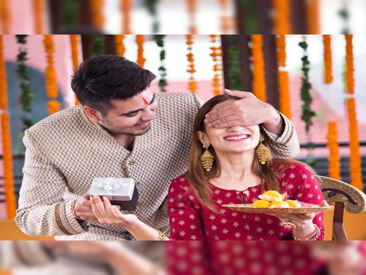 Bhai Dooj Gift Ideas For Sister 2022: इस भाई दूज बहन को दें ये धांसू और यूनिक गिफ्ट, रिश्तें में आएगी मिठास