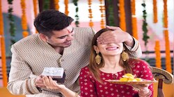 Bhai Dooj Gift Ideas For Sister 2022: इस भाई दूज बहन को दें ये धांसू और यूनिक गिफ्ट