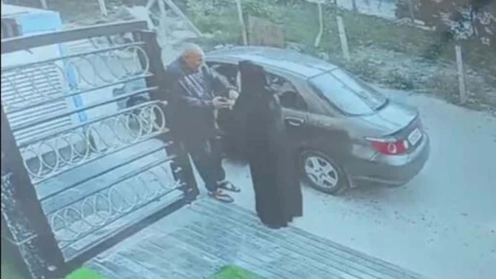 गुरुग्राम में इराक़ी मरीज़ से 15 हज़ार डॉलर की लूट; बदमाश का पीछा करने पर मरीज़ की मौत ! गुरुग्राम में इराक़ी मरीज़ से 15 हज़ार डॉलर की लूट; बदमाश का पीछा करने पर मरीज़ की मौत !
