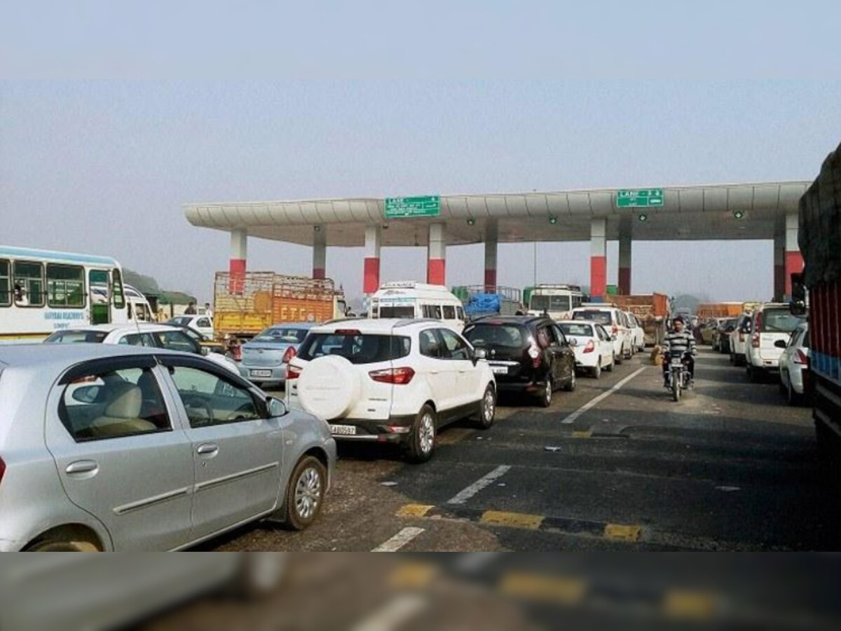 Fact Check: 12 घंटे में वापस आए तो नहीं देना होगा Toll Tax? सच्चाई जानकर ही हाइवे पर जाएं