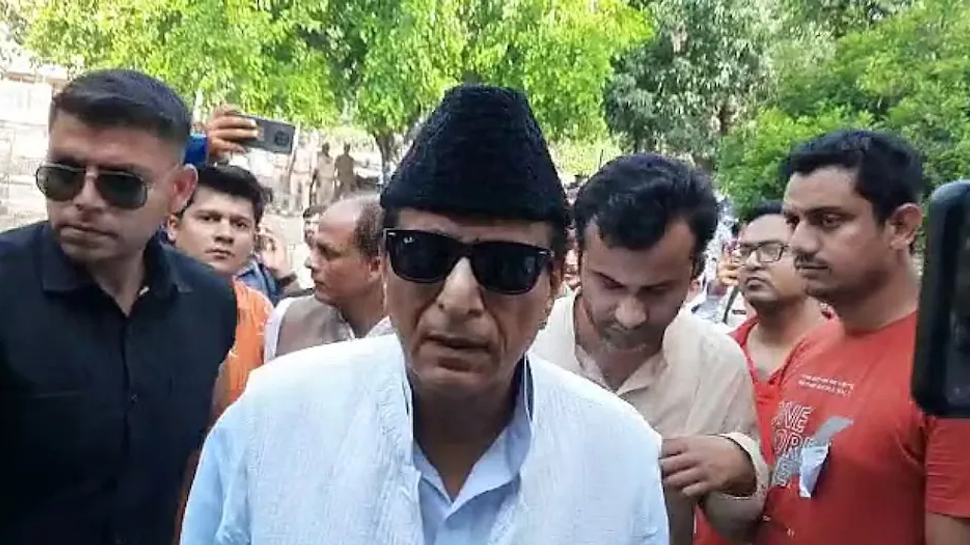 Azam Khan को हेट स्पीच मामले में 3 साल की सज़ा, थोड़ी देर में ही मिल गई ज़मानत Azam Khan को हेट स्पीच मामले में 3 साल की सज़ा, थोड़ी देर में ही मिल गई ज़मानत