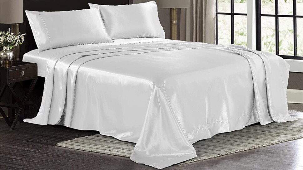 Hotels always use white bedsheet in room, Know the real reason White