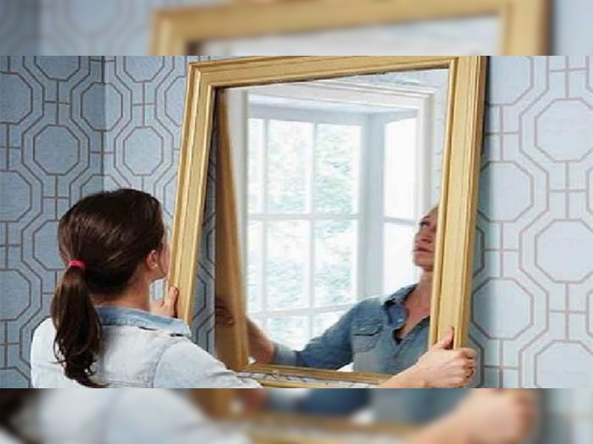 vastu tips mirror position as per vastu in bedroom dressing table Vastu Tips रूठी किस्मत चमक