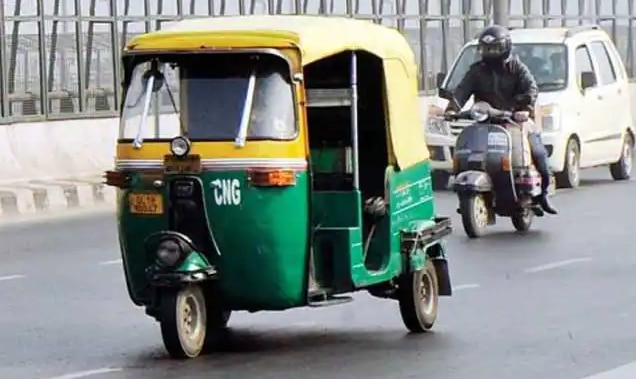 दिल्ली में ऑटो और टैक्सी की सवारी हुई महंगी, जानें कितना बढ़ गया किराया