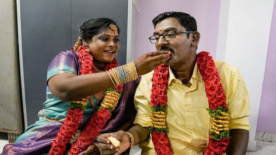 गए थे इलाज कराने, अस्पताल में हुआ प्यार और इज़हार, फिर वहीं पर हो गई शादी 