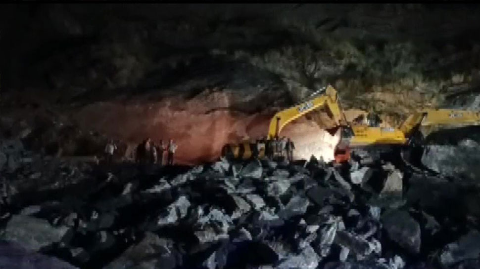 Landslide: जम्मू-कश्मीर में प्रोजेक्ट साइट पर बड़ा हादसा, लैंडस्लाइड में 4 लोगों की मौत; 6 घायल