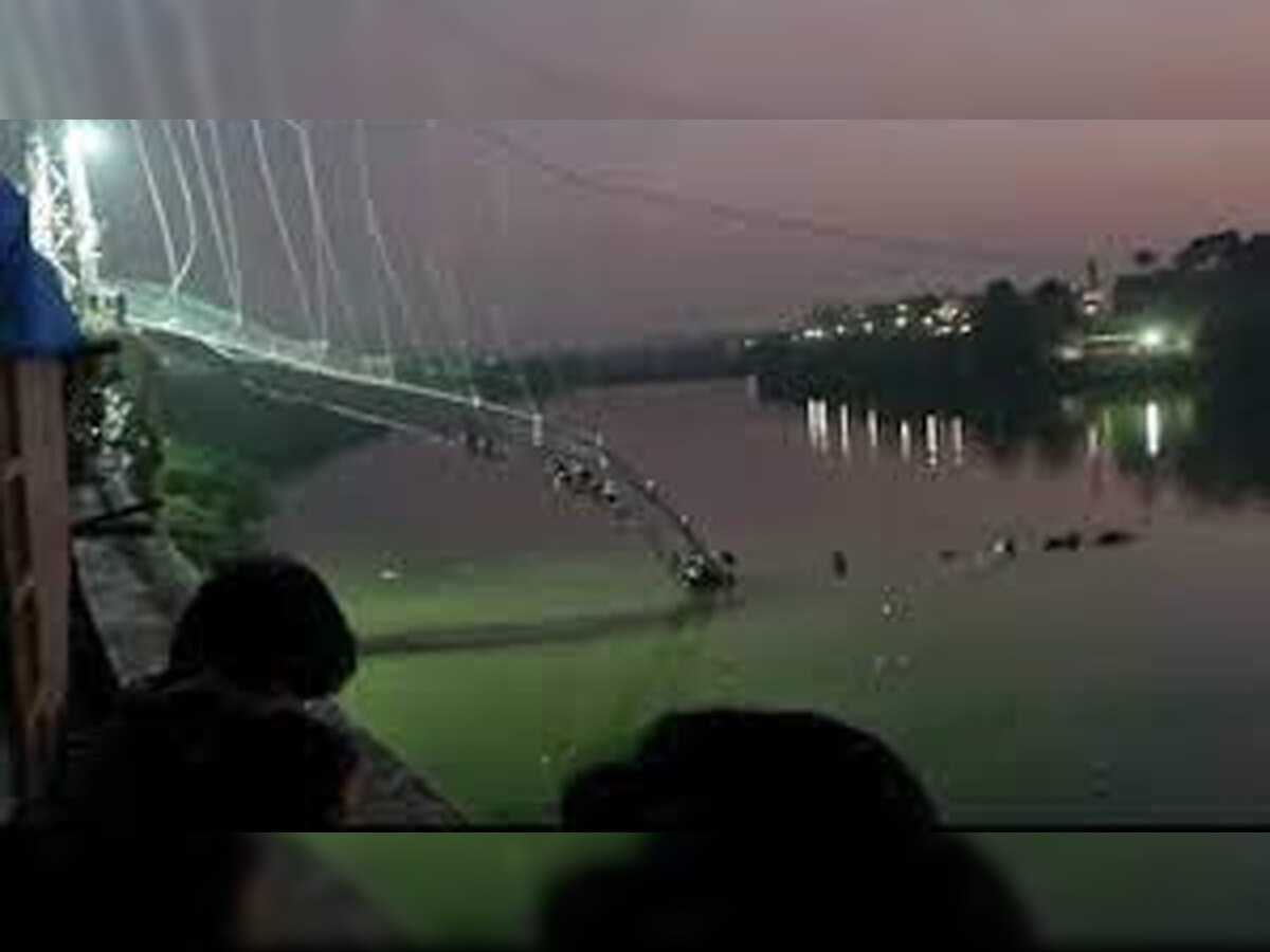 Gujarat में हैंगिंग ब्रिज हादसे में 91 लोगों की मौत, रक्षा मंत्री राजनाथ सिंह ने जताया दुख